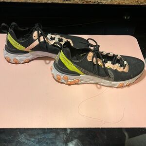 Womens size 7 Nike Sneakers